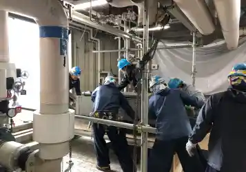 冷凍機解体搬出